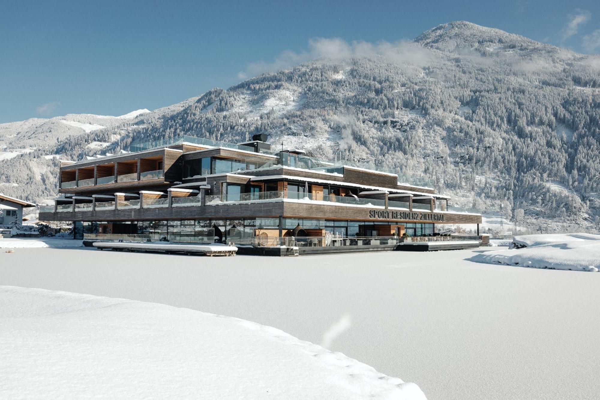 Sportresidenz Zillertal Hotel อูแดร์นส์ ภายนอก รูปภาพ