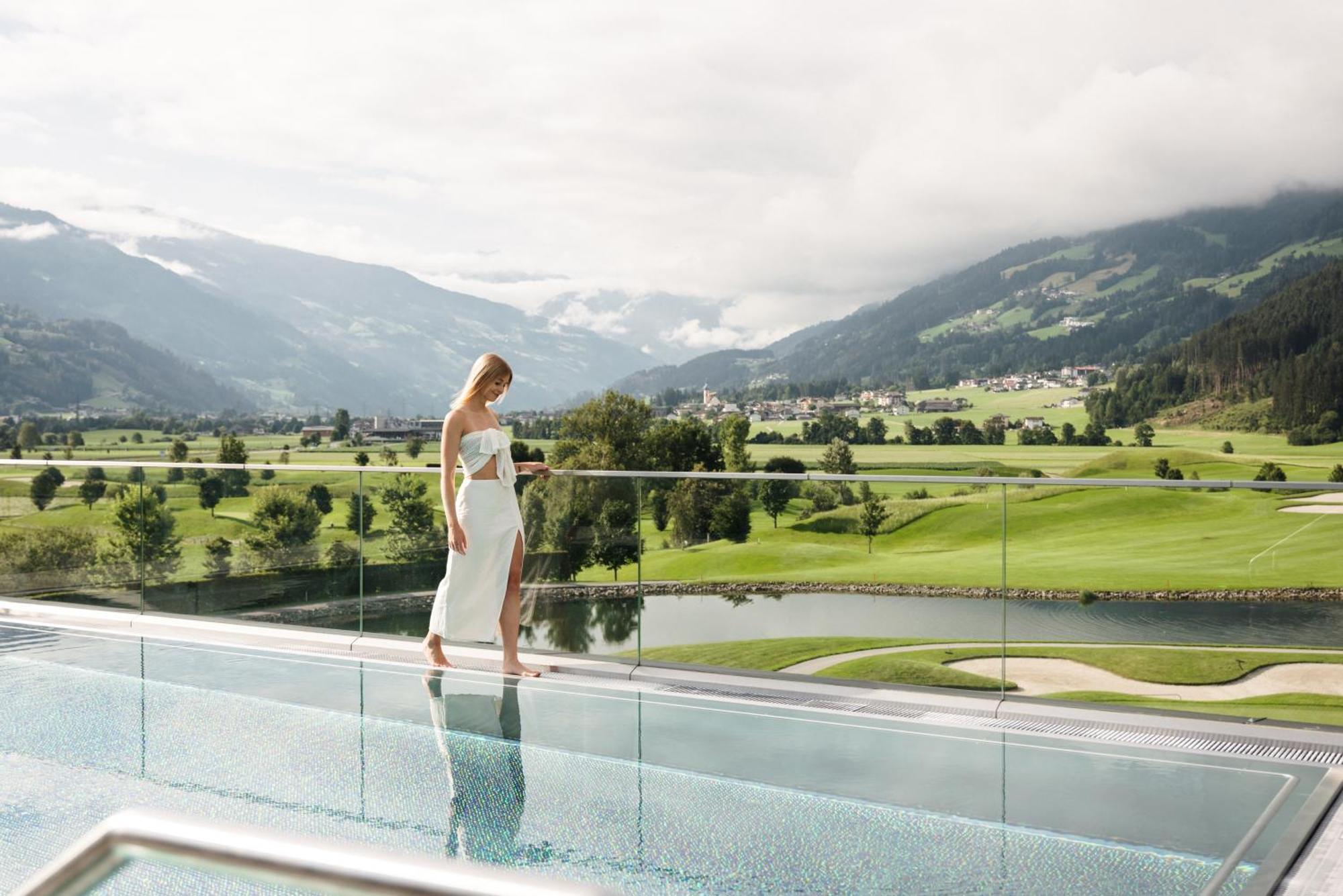 Sportresidenz Zillertal Hotel อูแดร์นส์ ภายนอก รูปภาพ
